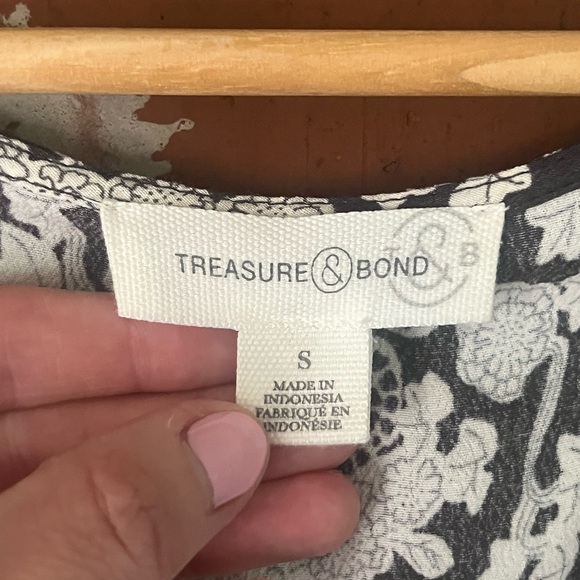 Treasure & Bond Sleeveless Midi Dress - Picture 4 of 4